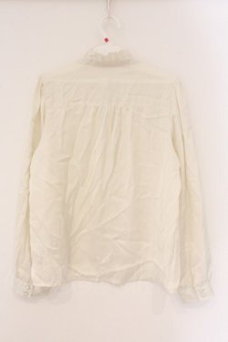 画像3: Fi.n.t / フラワーカットワークフリルサテンブラウス  アイボリー O-26-04-06-122-CA-BL-IG-OS