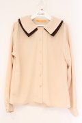 Fi.n.t / ダブル衿配色タイ付きブラウス  ベージュ×ブラウン O-26-04-06-014-CA-BL-IG-OS