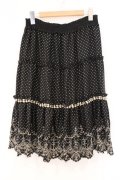 axes femme / 刺繍入りドットスカート  クロ O-26-04-09-071-AX-SK-IG-OS