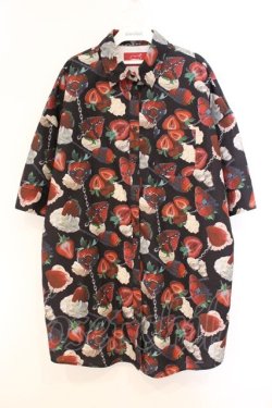 画像1: Jamieエーエヌケー / 絵画タッチイチゴ柄BIgシャツ  クロ O-26-04-11-087-0-OP-IG-OS