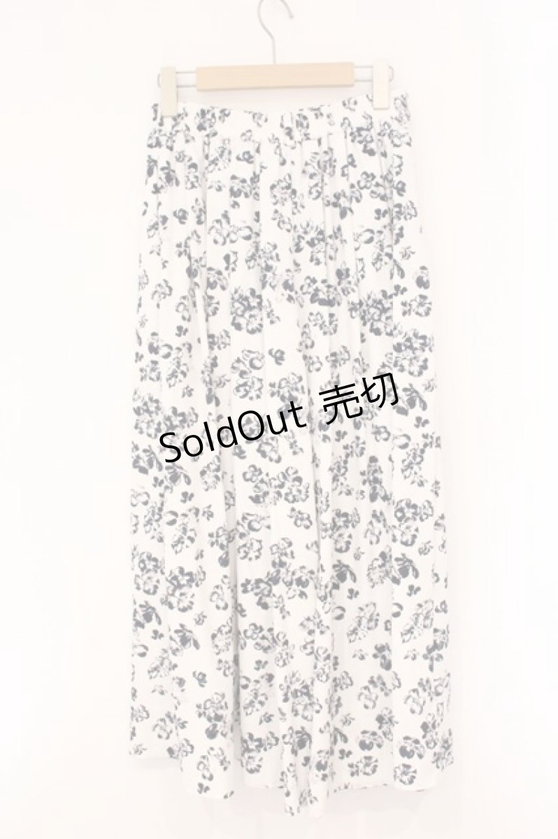 画像3: axes femme / フラワーロングスカート  オフシロ O-26-04-13-040-AX-SK-IG-OS (3)