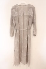 画像3: axes femme POETIQUE / タッセル紐付き刺繍ロングカーディガン  グレー O-26-04-13-049-AX-TO-IG-OS (3)