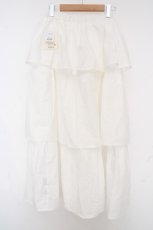画像2: F&A / ギャザーティアードロングスカート F シロ O-26-04-14-1013-LO-SK-OW-OS (2)