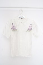 画像1: an another angelus / ヴァイオレット刺繍ヨークシャツ F オフシロ O-26-04-14-1025-CA-BL-OW-OS (1)