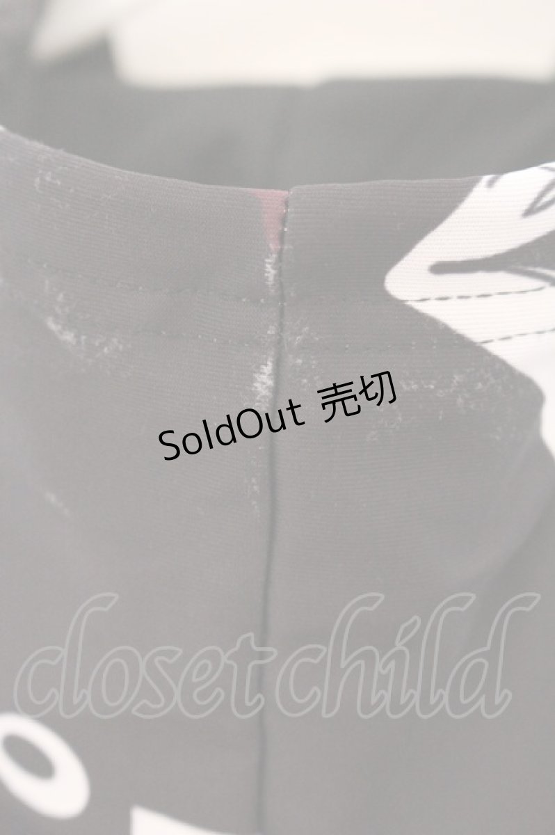 画像4: NieR Clothing / プリント半袖ZIPパーカー F ブラック O-26-04-14-089-PU-TO-OW-OS (4)