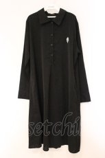 画像1: NieR Clothing / 刺繍入りワンピース F ブラック O-26-04-14-090-PU-OP-OW-OS (1)