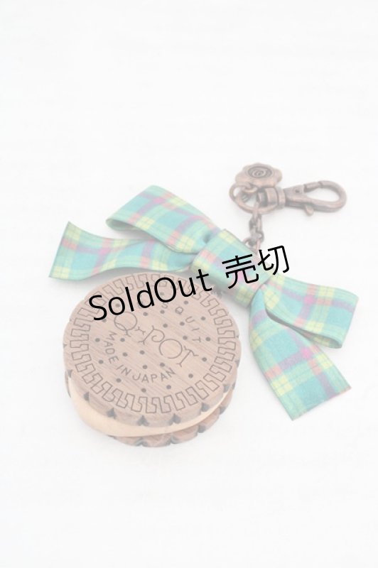 画像1: Q-pot. / MacMillan/Isetan Ribbon バッグチャーム   O-26-04-15-030-QP-ZA-OW-OS (1)