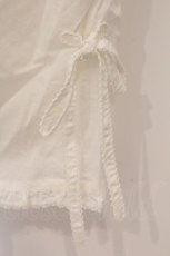 画像4: PINK HOUSE / はしごレーススリーブフリルタックブラウス  シロ O-26-04-16-049-LO-BL-IG-OS (4)