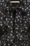 画像2: axes femme / 小花柄ブラウス×ワンピースセット F クロ×ブルー O-26-04-16-007-AX-OP-OW-OS (2)