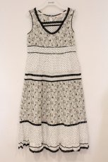 画像1: PINK HOUSE / ドットフロッキー刺繍ティアードワンピース  シロ O-26-04-16-090-LO-OP-IG-OS (1)