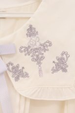 画像2: Amavel / チャイナ刺繍スクエア衿ブラウス  シロ O-26-04-18-054-CA-BL-IG-OS (2)