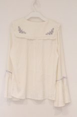 画像4: Amavel / チャイナ刺繍スクエア衿ブラウス  シロ O-26-04-18-054-CA-BL-IG-OS (4)