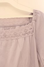 画像2: INGEBORG / トーションレース使いスクエアネックカットソー  ラベンダー O-26-04-19-081-LO-TO-OW-OS (2)