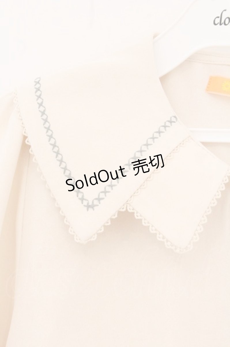 画像2: Fi.n.t / 配色ライン刺繍ダブルカラーブラウス  アイボリー×グリーンステッチ O-26-04-24-1075-CA-BL-IG-OS (2)