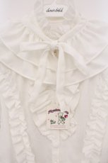 画像2: Physical Drop / ケープ衿付きスタンドカラーブラウス（姫袖）  シロ O-26-04-25-003-LO-BL-OW-OS (2)