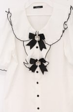 画像2: MA*RS / ダブルビジューリボンメローブラウス  シロ×クロ O-26-04-25-1068-EL-BL-IG-OS (2)