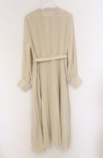 画像3: an another angelus / カラープリーツボウタイワンピース  アイボリー O-26-04-25-1027-CA-OP-IG-OS (3)