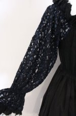 画像6: Dangerous nude / レーススリーブガーゼワンピース F ブラック×ブルー O-26-04-27-069-PU-OP-OW-OS (6)