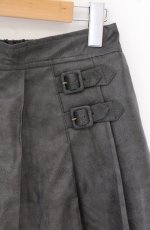 画像2: Fi.n.t / キルト風フェイクレザーミニスカート  クロ O-26-04-27-009-CA-SK-IG-OS (2)