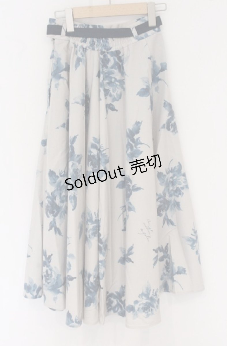 画像2: an another angelus / ベルト付きアートローズ柄フレアースカート【洗える】  アイボリー×ブルー O-26-04-27-018-CA-SK-IG-OS (2)