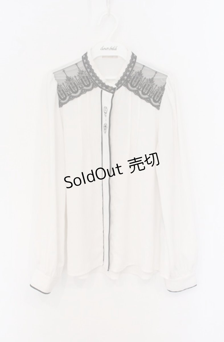 画像1: axes femme POETIQUE / ディズニー ツイステッドワンダーランド カラーリボンアイコンブラウス  シロ×クロ O-26-04-28-005-AX-BL-IG-ZT288 (1)