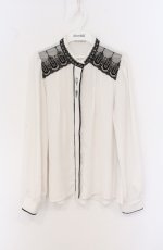 画像1: axes femme POETIQUE / ディズニー ツイステッドワンダーランド カラーリボンアイコンブラウス  シロ×クロ O-26-04-28-005-AX-BL-IG-OS (1)