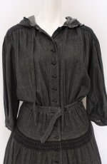 画像2: INGEBORG / スモック刺繍デニムワンピース  クロ O-26-04-28-020-LO-OP-IG-OS (2)