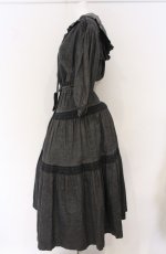 画像3: INGEBORG / スモック刺繍デニムワンピース  クロ O-26-04-28-020-LO-OP-IG-OS (3)