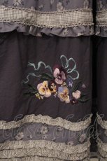 画像3: surfacespell / There's pansies for thoughts すみれ刺繍前開きワンピース  ラベンダー O-26-05-04-059-LO-OP-IG-OS (3)