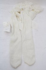 画像2: m petit by misako / サンリオコラボ リボン柄レースオーバーニー  オフシロ ハローキティ O-26-05-13-016-LO-ZA-IG-OS (2)