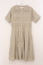 画像1: F i.n.t / レースピンタック使いシャツワンピース  ベージュ O-26-05-18-056-CA-OP-IG-OS (1)