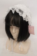 画像1: metamorphose / バラモチーフつきチュールレースヘッドドレス  オフシロ O-26-05-19-1032-ME-AC-IG-ZT0520D (1)