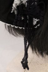 画像2: Angelic Pretty / トーションレースブリム付カチューシャ  クロ×シロ O-26-05-20-005-AP-AC-OW-OS (2)