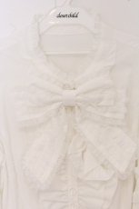 画像2: metamorphose / 【プラスサイズ】スタンドカラーフリルリボン姫袖ブラウス・TCブロード size2 シロ O-26-05-22-036-ME-BL-IG-OS (2)