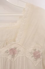 画像2: PINK HOUSE / バラ刺繍チュニック  アイボリー O-26-05-23-029-LO-TO-IG-OS (2)