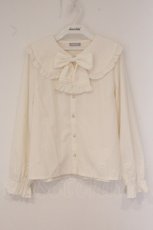 画像1: axes femme POETIQUE / ピンタックリボン丸襟ブラウス F キナリ O-26-05-23-067-AX-BL-OW-OS (1)