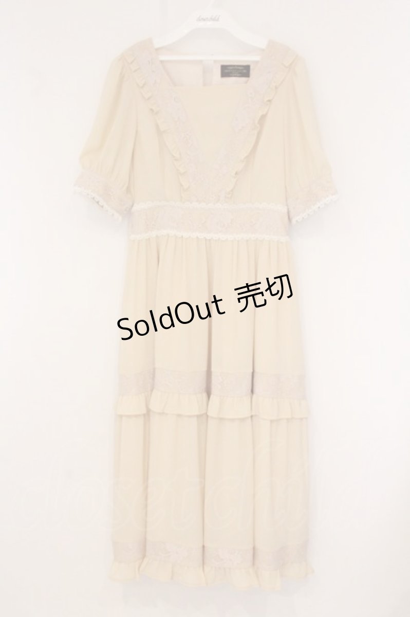 画像1: axes femme NOSTALGIE / レース×フリルワンピース F ベージュ O-26-05-25-053-AX-OP-OW-OS (1)