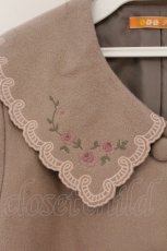 画像2: Fi.n.t / ローズ刺繍ビッグカラーコート  ピンクベージュ O-26-05-25-099-CA-CO-IG-OS (2)