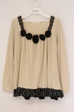 画像1: axes femme / 薔薇モチーフ使いプリーツプルオーバー M キナリ×ブラウン O-26-05-26-059-AX-TO-OW-OS (1)