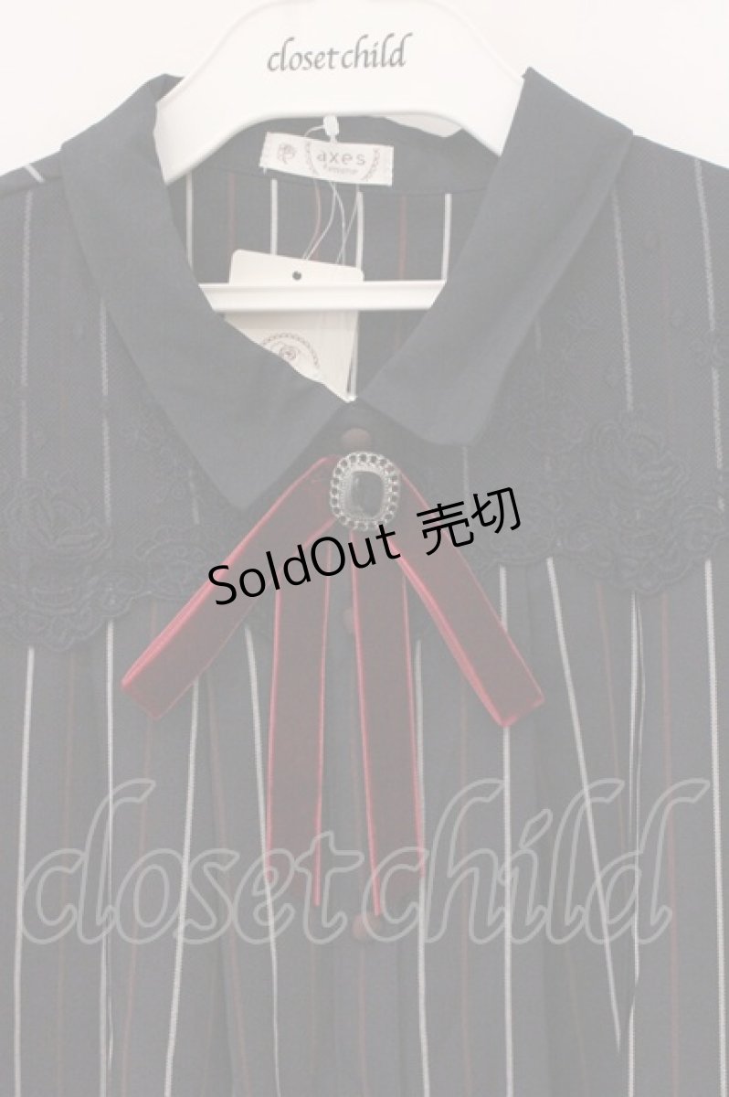 画像2: axes femme / ブローチ付バイカラーワンピース M ワイン×ネイビー O-26-05-26-105-AX-OP-IG-OS (2)