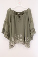 画像1: axes femme / フラワー刺繍シフォンチュニック M グリーン O-26-05-28-002-AX-TO-OW-OS (1)