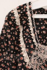 画像3: PINK HOUSE / 小花柄刺繍入りローンチュニック  クロ O-26-05-30-034-LO-TO-IG-OS (3)