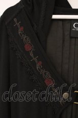 画像2: Ozz oneste / ローズクロス刺繍ボレロ重ね風デザインロングフードカーディガン  ブラック O-26-06-01-004-OO-TO-IG-OS (2)