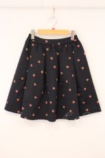 画像1: franche lippee black / いちごプリントフレアスカート M クロ O-26-06-01-022-LO-SK-OW-OS (1)