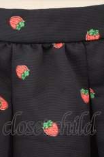 画像2: franche lippee black / いちごプリントフレアスカート M クロ O-26-06-01-022-LO-SK-OW-OS (2)