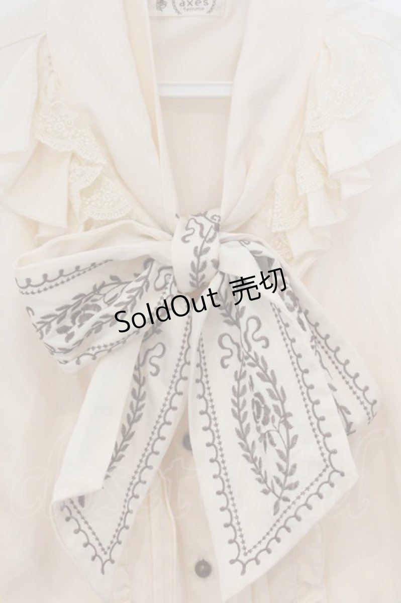 画像2: axes femme / ミュルーズ染織美術館コラボ/刺繍リボンサテンブラウス M キナリ O-26-06-03-028-AX-BL-OW-OS (2)