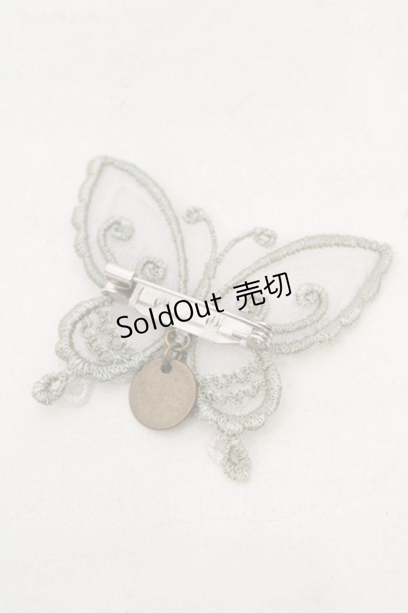 画像2: abilletage / Butterfly motif accessory（バタフライモチーフアクセサリー）  シロ×若草 ブローチ O-26-06-04-1013-GO-AC-IG-ZT208-F001 (2)