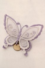画像1: abilletage / Butterfly motif accessory（バタフライモチーフアクセサリー）  シロ×ラベンダー ブローチ O-26-06-04-1014-GO-AC-IG-OS (1)