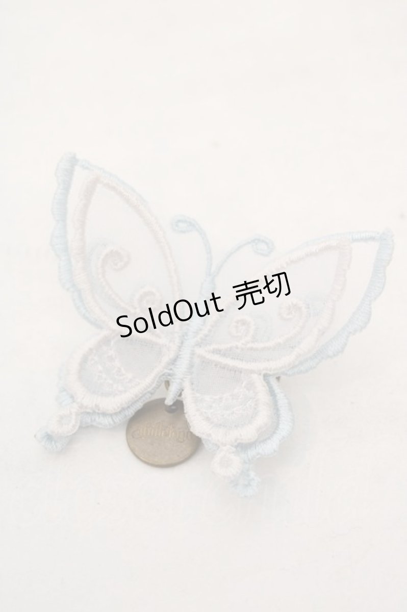 画像1: abilletage / Butterfly motif accessory（バタフライモチーフアクセサリー）  シロ×水色 ブローチ O-26-06-04-1021-GO-AC-IG-OS (1)