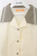 画像2: Fi.n.t / セーラー開衿シャツ F アイボリー×カーキグリーン O-26-06-05-047-CA-BL-OW-OS (2)